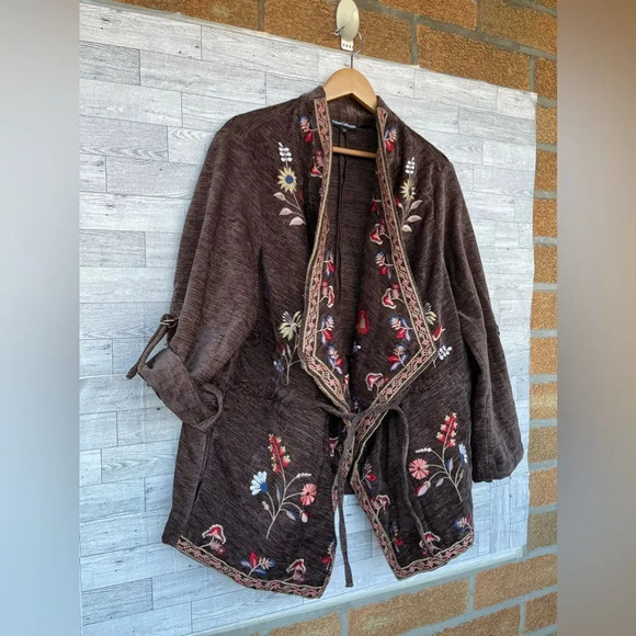 Tolani Collection  Embroidered Jacket with Roll-Tab Sleeve - Brown XL - Picture 3 of 10